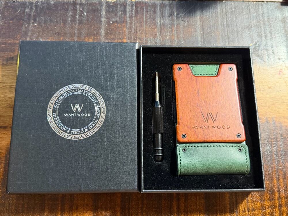 Avant Wood Minimalist Wallet RFID Slim Card Holder Money Clip Green Wood